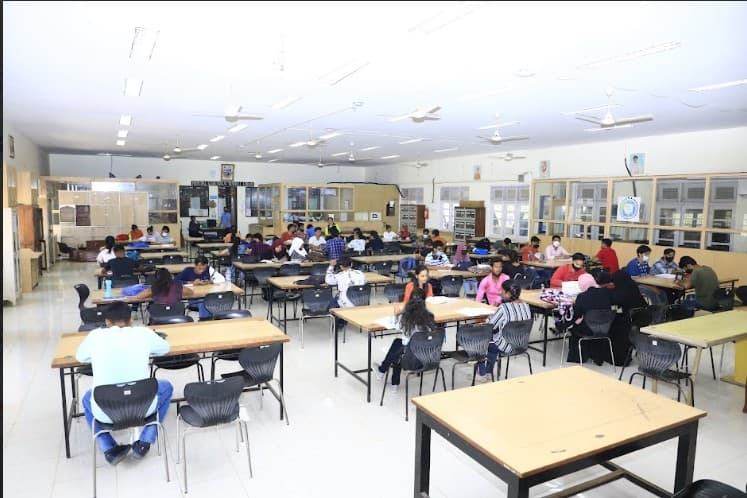 R.D. & S.H. National College And S.W.A. Science College Mumbai Library photo 4